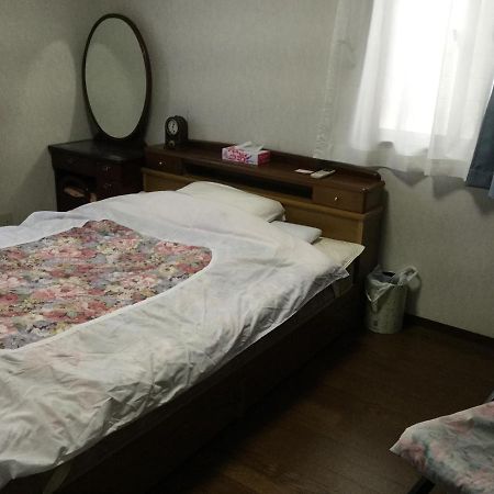 Guesthouse Cosmo โทคุชิมะ ภายนอก รูปภาพ