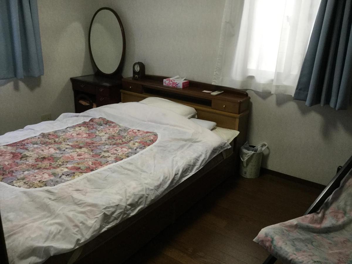 Guesthouse Cosmo โทคุชิมะ ภายนอก รูปภาพ